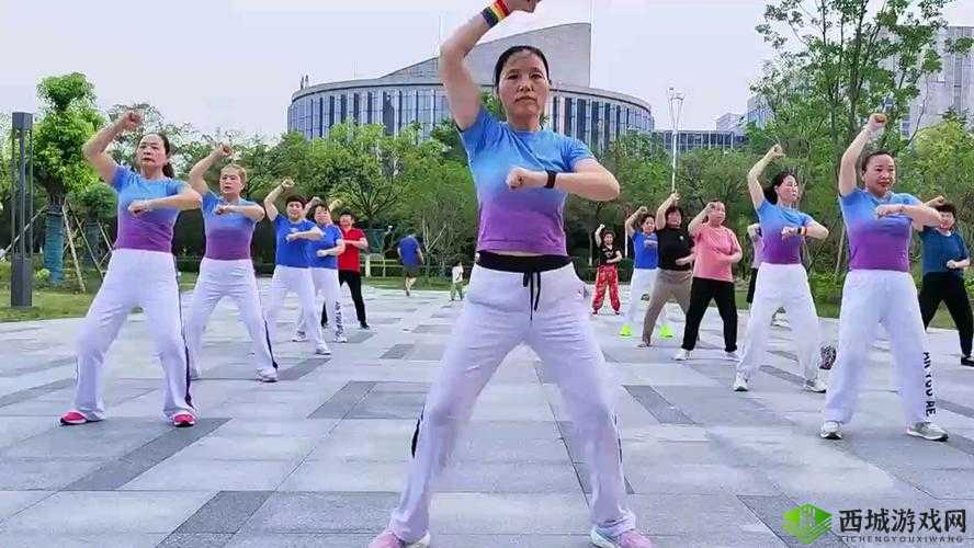 日本人大香蕉懒人操：轻松健身，塑造完美身形